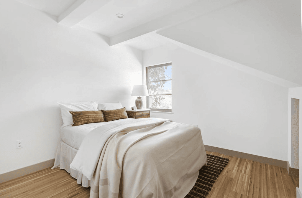 1825 Redesdale Avenue image 5