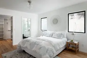 2121 Clifford St image 11