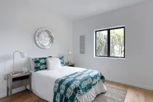 2121 Clifford St image 12