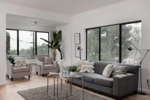 2121 Clifford St image 5