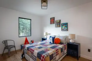 2241 Harwood St image 9