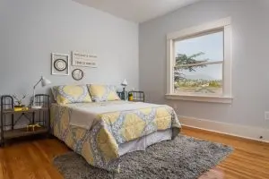 5346 Aldama St image 9